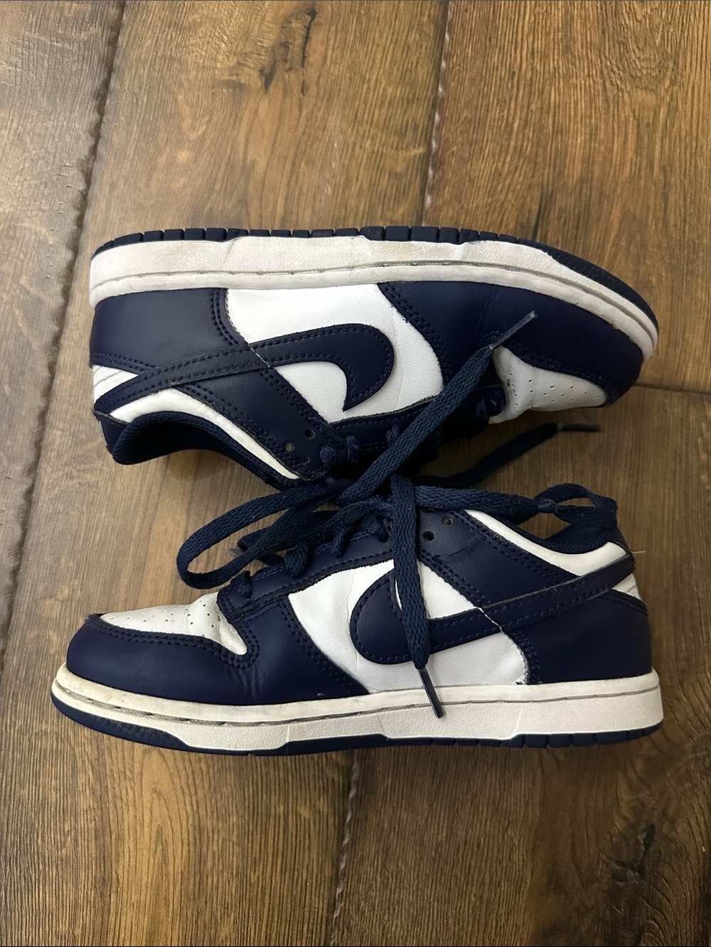 Kids navy and white Nike dunks sneakers size 1